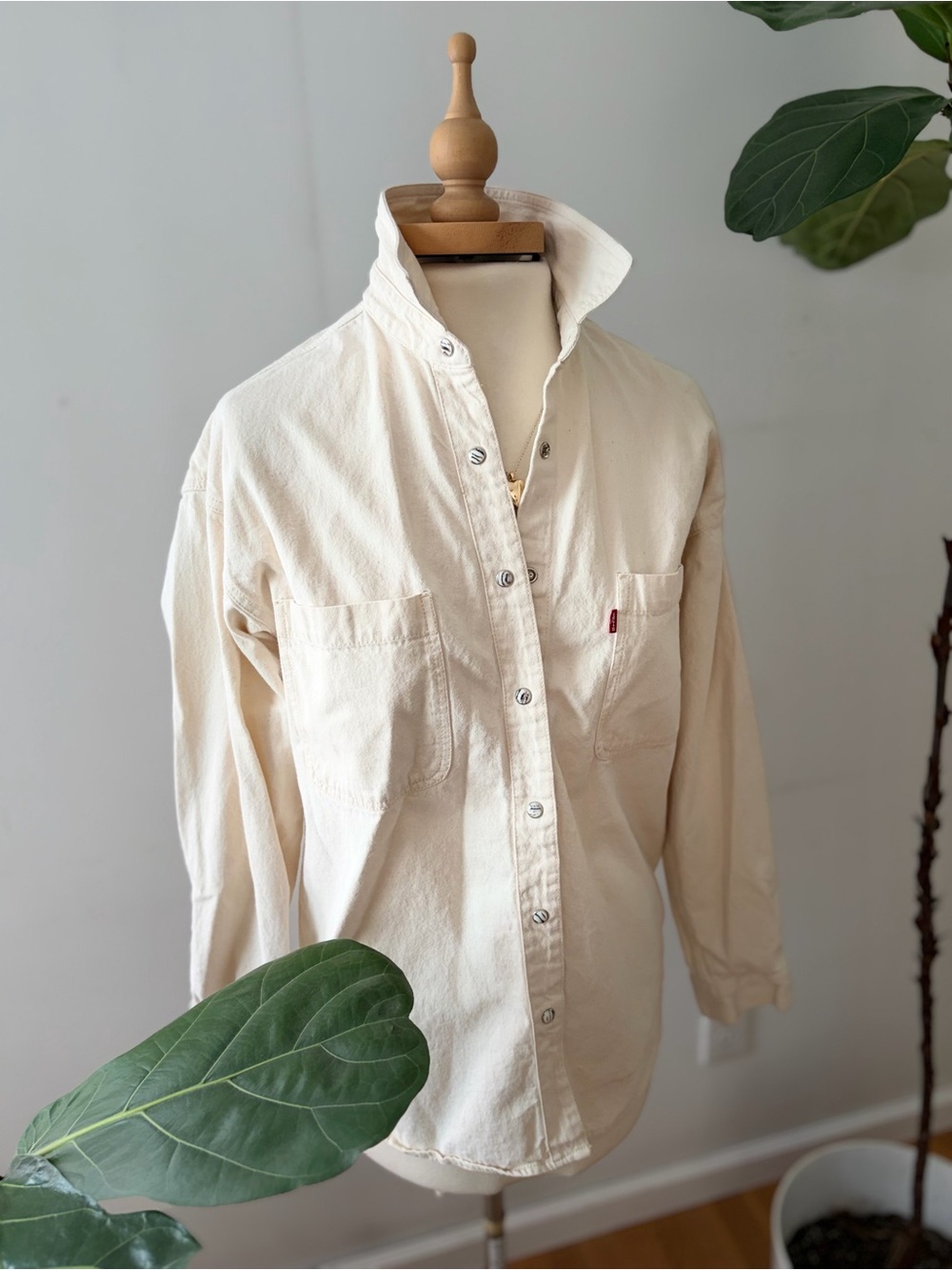 Vintage 80s/90s Levi’s Jeans for Women Off-White Western Denim Shirt Sz S